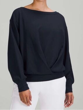 Lululemon Size 6 Pleated Modal Fleece Pullover Long Sleeve Boatneck Black
